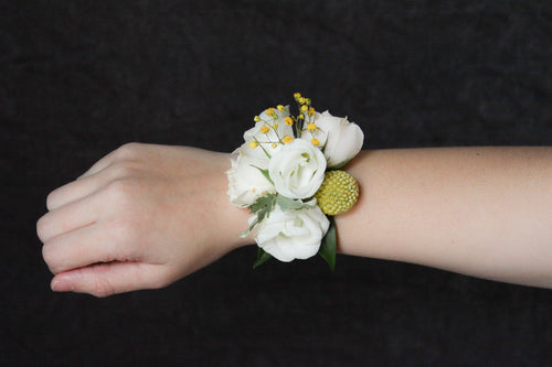 Mellow Yellow: Corsage