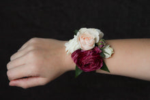 Load image into Gallery viewer, Purple Passion: Corsage