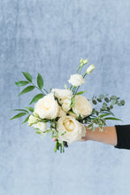 Load image into Gallery viewer, White Garden: Posey Bouquet