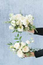 Load image into Gallery viewer, White Garden: Posey Bouquet